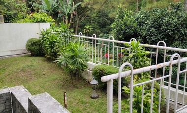 RUMAH IDAMAN MINIMALIS MODERN 3 LANTAI LINGKUNGAN ASRI NYAMAN SIAP HUNI DI SETRADUTA BANDUNG