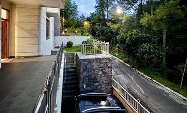 RUMAH IDAMAN MINIMALIS MODERN 3 LANTAI LINGKUNGAN ASRI NYAMAN SIAP HUNI DI SETRADUTA BANDUNG