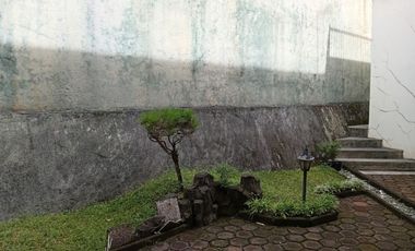 RUMAH IDAMAN MINIMALIS MODERN 3 LANTAI LINGKUNGAN ASRI NYAMAN SIAP HUNI DI SETRADUTA BANDUNG