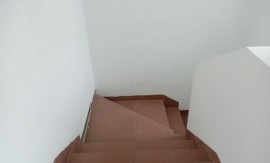 RUMAH BAGUS 2 LANTAI MINIMALIS MODERN LINGKUNGAN NYAMAN SIAP HUNI DI MEKAR WANGI BANDUNG