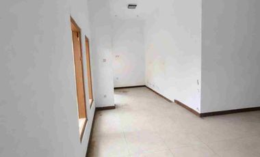 Rumah 2 Lantai Tengah Kota Solo