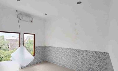 Rumah 2 Lantai Tengah Kota Solo