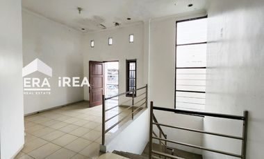 DIJUAL RUMAH MEWAH 2 LANTAI DEKAT STADION MANAHAN SOLO