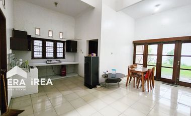 DIJUAL RUMAH MEWAH 2 LANTAI DEKAT STADION MANAHAN SOLO