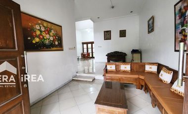 DIJUAL RUMAH MEWAH 2 LANTAI DEKAT STADION MANAHAN SOLO