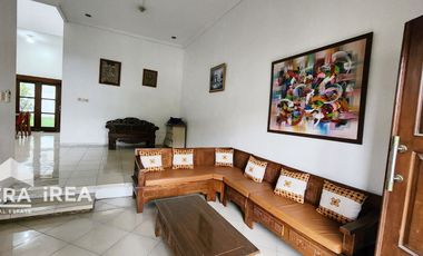 DIJUAL RUMAH MEWAH 2 LANTAI DEKAT STADION MANAHAN SOLO