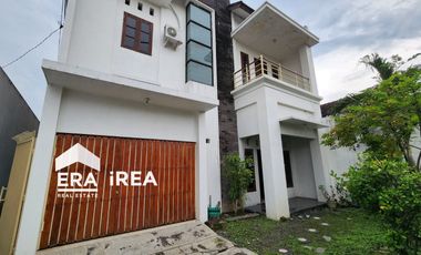 DIJUAL RUMAH MEWAH 2 LANTAI DEKAT STADION MANAHAN SOLO