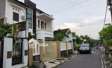 DIJUAL RUMAH MEWAH 2 LANTAI DEKAT STADION MANAHAN SOLO