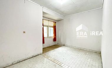 DIJUAL RUMAH DEKAT KANTOR DPRD TUGU MAKUTA SOLO