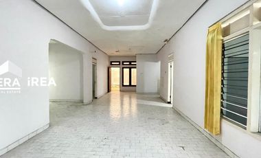 DIJUAL RUMAH DEKAT KANTOR DPRD TUGU MAKUTA SOLO