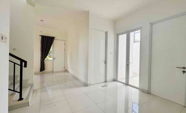 Rumah Hoek siap Huni dalam Cluster Cinere Park View, dekat Tol Krukut Desari