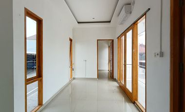 Rumah 2 Lantai Dekat Lapangan Lumintang Denpasar Utara