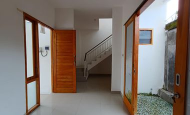 Rumah 2 Lantai Dekat Lapangan Lumintang Denpasar Utara