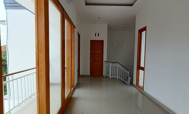 Rumah 2 Lantai Dekat Lapangan Lumintang Denpasar Utara