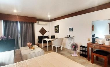 7th floor condo with pool and sea view in Sea Sand Sun, Mae Rampueng Beach