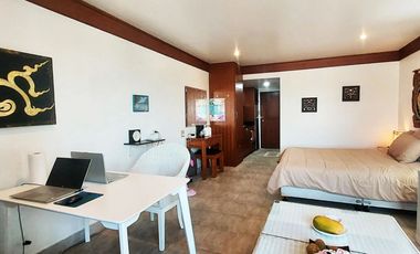 7th floor condo with pool and sea view in Sea Sand Sun, Mae Rampueng Beach