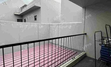 dijual cepat rumah mewah dua lantai full furnish di summarecon mutiara Makassar