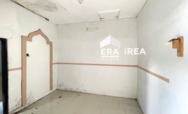 RUMAH 2 LANTAI DIJUAL DI SOLO BARAT KLATEN DEKAT PASAR JUWIRING