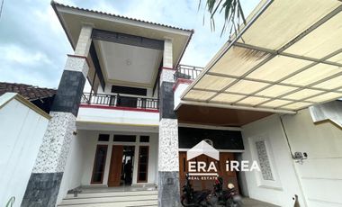 RUMAH 2 LANTAI DIJUAL DI SOLO BARAT KLATEN DEKAT PASAR JUWIRING