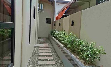 Brand new high ceiling bungalow with swimming pool for sale