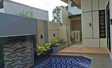 Brand new high ceiling bungalow with swimming pool for sale