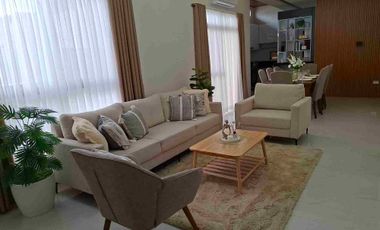 Brand new high ceiling bungalow with swimming pool for sale