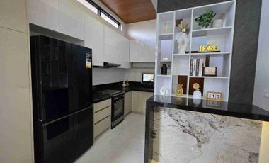 Brand new high ceiling bungalow with swimming pool for sale