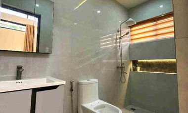 Brand new high ceiling bungalow with swimming pool for sale