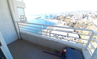 Valparaíso | Acogedor depto amoblado con vista a la bahía en Edificio Borde Bahía, Playa Ancha, ideal para estudiante o pareja