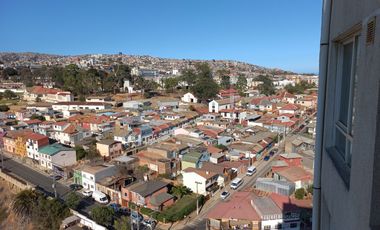 Valparaíso | Acogedor depto amoblado con vista a la bahía en Edificio Borde Bahía, Playa Ancha, ideal para estudiante o pareja