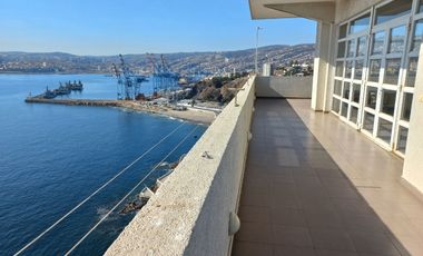 Valparaíso | Acogedor depto amoblado con vista a la bahía en Edificio Borde Bahía, Playa Ancha, ideal para estudiante o pareja