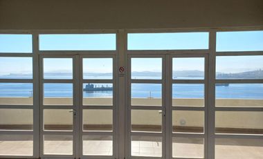Valparaíso | Acogedor depto amoblado con vista a la bahía en Edificio Borde Bahía, Playa Ancha, ideal para estudiante o pareja