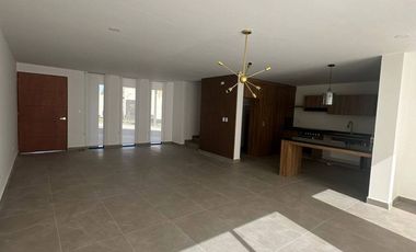 CASA EN RENTA EN LOMAS DE ANGELOPOLIS PUEBLA