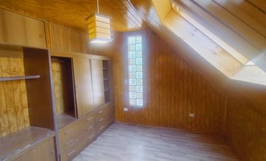 ARRIENDO CASA EN SECTOR RESIDENCIAL A PASOS DE AVENIDA, SUPERMERCADOS Y COLEGIOS