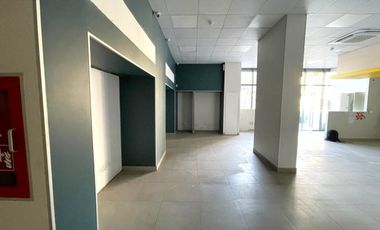 ARRIENDO Local Comercial de 125 m2, Quinta Normal