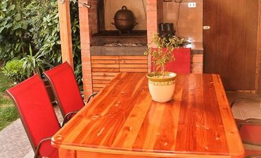 SE ARRIENDA CASA CON PISCINA EN SECTOR RESIDENCIAL A PASOS DE SUPERMERCADOS, COLEGIOS