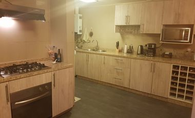 SE ARRIENDA CASA CON PISCINA EN SECTOR RESIDENCIAL A PASOS DE SUPERMERCADOS, COLEGIOS