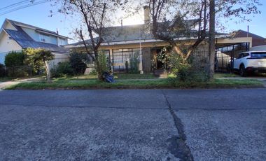 Se arrienda amplia casa en Calle Trizano – Excelente ubicación