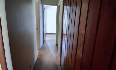 Se arrienda amplia casa en Calle Trizano – Excelente ubicación