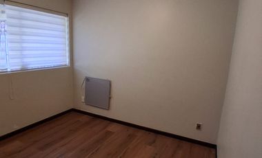 Se arrienda amplia casa en Calle Trizano – Excelente ubicación