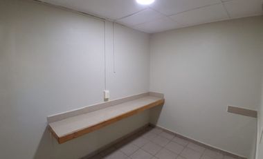 Se arrienda amplia casa en Calle Trizano – Excelente ubicación