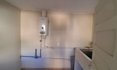 Se arrienda amplia casa en Calle Trizano – Excelente ubicación