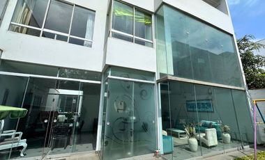 “Casa En Venta _ Frente A Parque _ Urb. Vista Alegre _ Santiago De Surco 