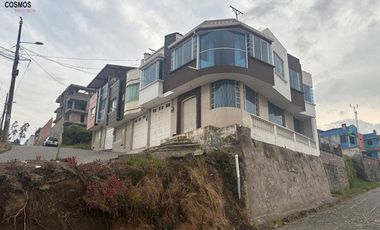 Casa de venta en Otavalo, sector Santa Anita