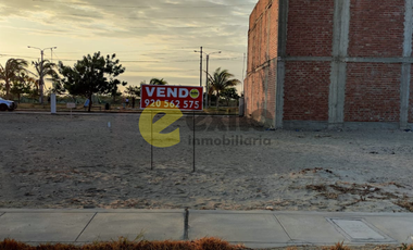VENDO TERRENO CERCA A LOZA DEPORTIVA EN LA URB. COLINAS DEL CHIPE - PIURA