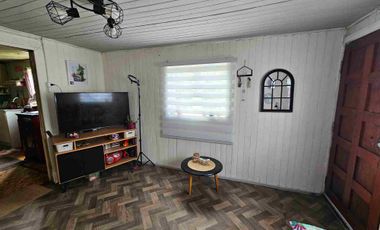 Vende Casa Esquina Con exelente ubicación a pocas cuadras de Hiper Líder de Avenida Parque industrial Puerto Montt.