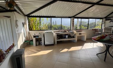 Venta de casa campestre en Vereda Vancouver – lote de 695 m² - 232 m² construidos