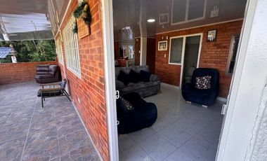 Venta de casa campestre en Vereda Vancouver – lote de 695 m² - 232 m² construidos