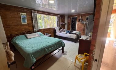 Venta de casa campestre en Vereda Vancouver – lote de 695 m² - 232 m² construidos