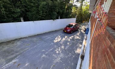 Venta de casa campestre en Vereda Vancouver – lote de 695 m² - 232 m² construidos